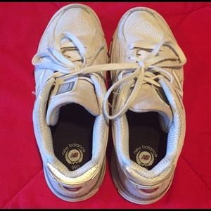 New Balance 990 Tennis Shoe